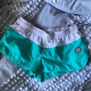 Billabong shorty board shorts
